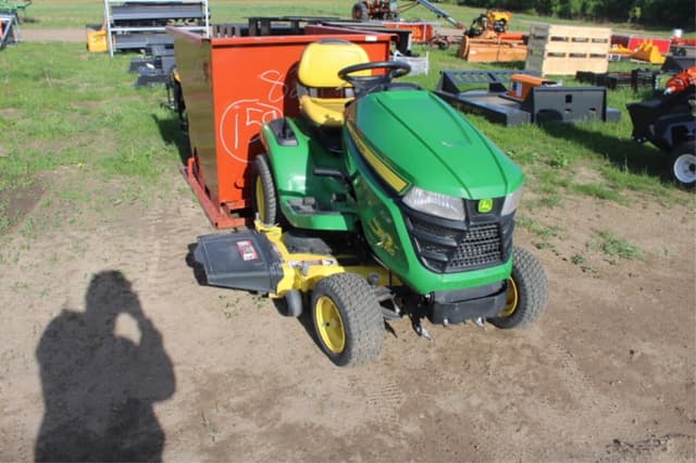 Image of John Deere X320 equipment image 3