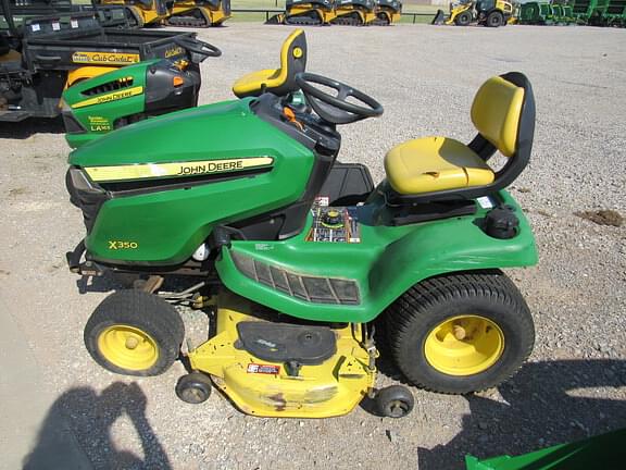 Image of John Deere X320 equipment image 1