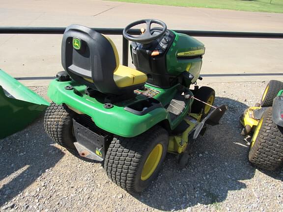 Image of John Deere X320 equipment image 4