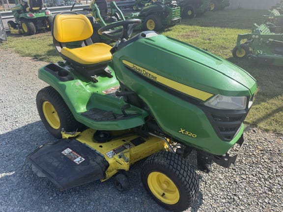 John Deere X320 Equipment Image0