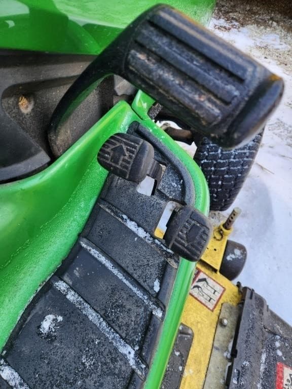 Image of John Deere X320 equipment image 2