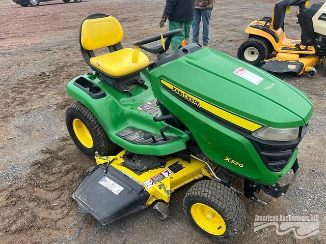 Image of John Deere X320 equipment image 1