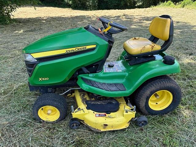 Image of John Deere X320 equipment image 1