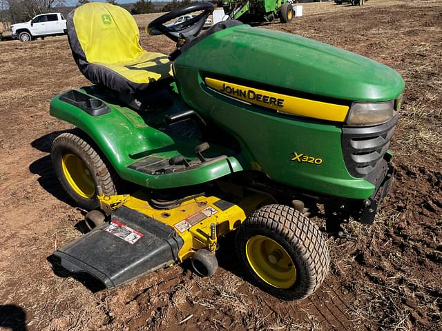 Image of John Deere X320 equipment image 3