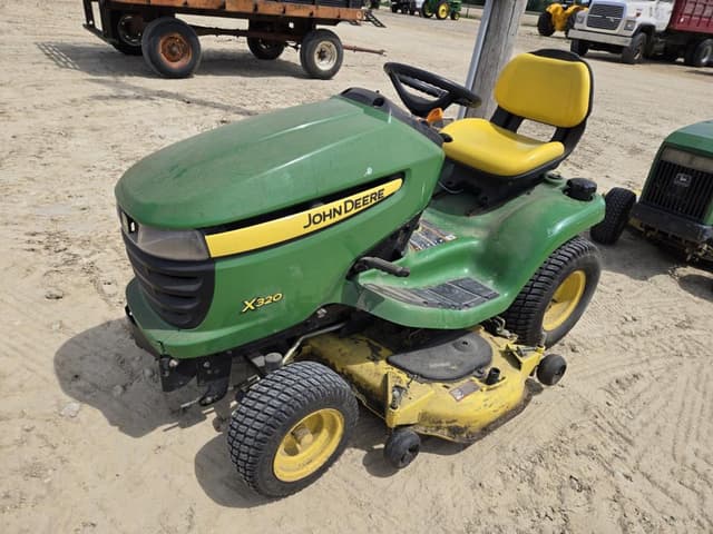 Image of John Deere X320 equipment image 3