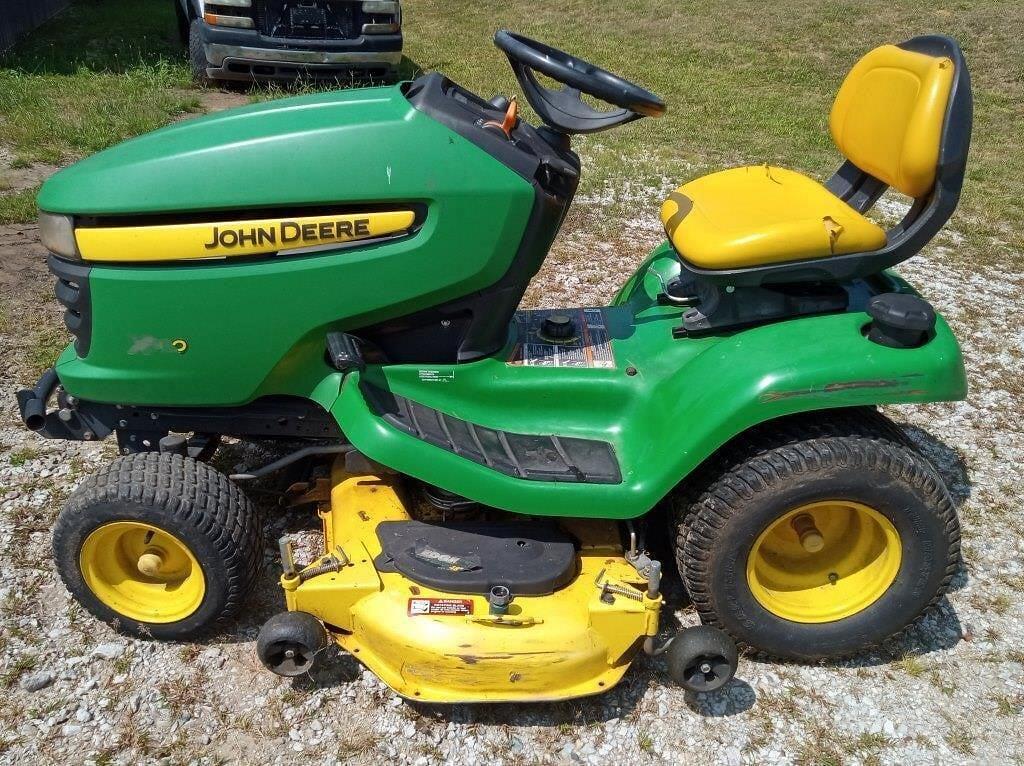 Image of John Deere X320 Primary image