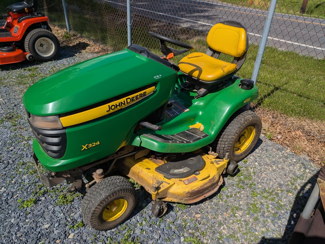 Image of John Deere X324 Image 1