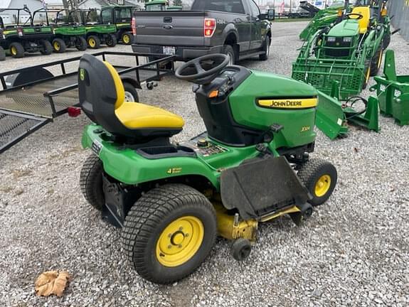 Image of John Deere X324 equipment image 1