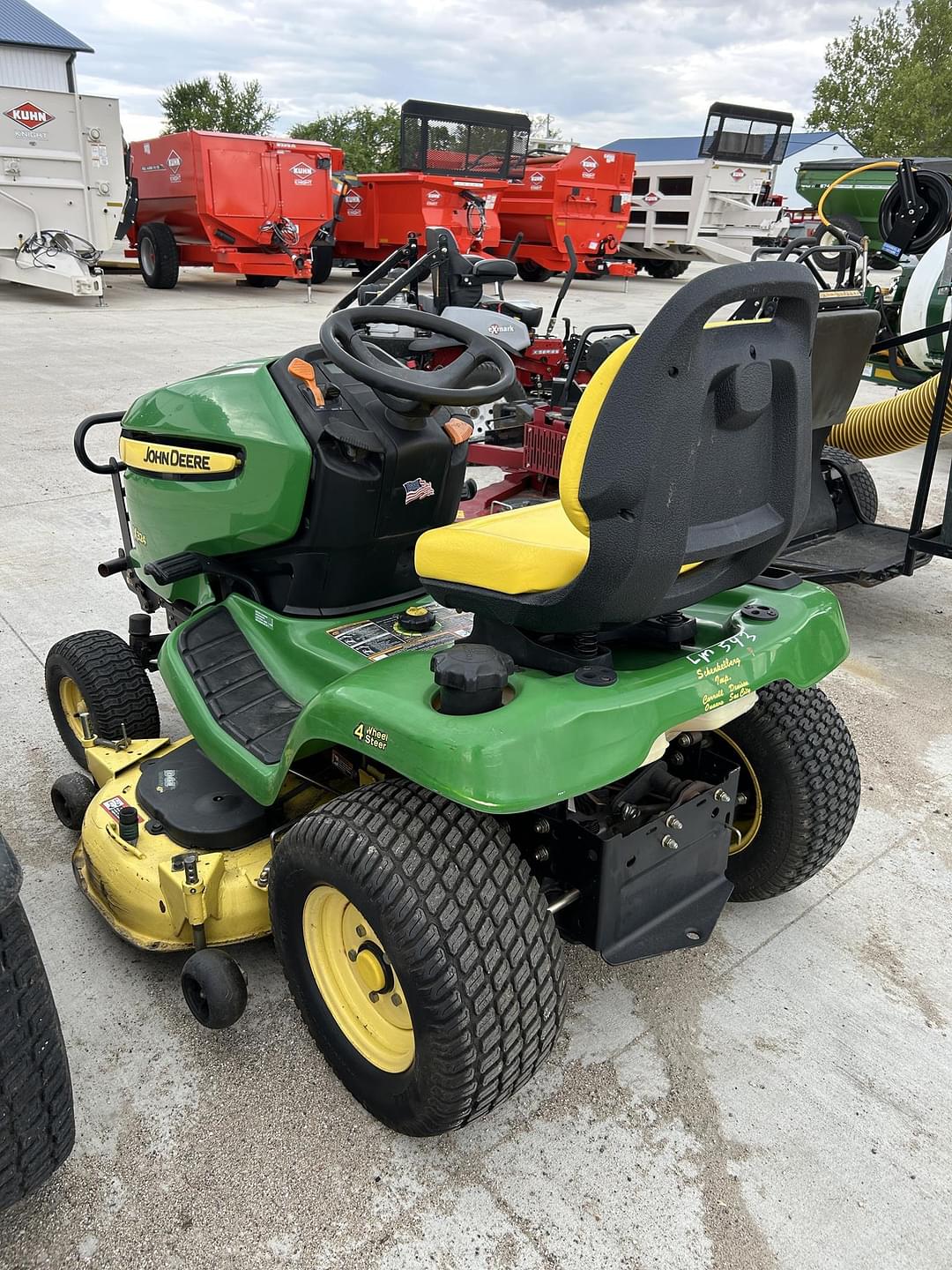 Image of John Deere X324 Image 0