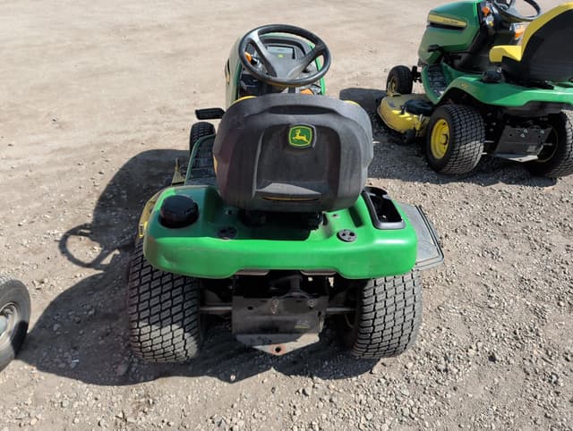 Image of John Deere X324 equipment image 3