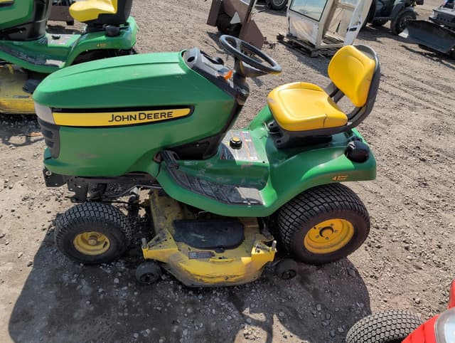 Image of John Deere X324 equipment image 1