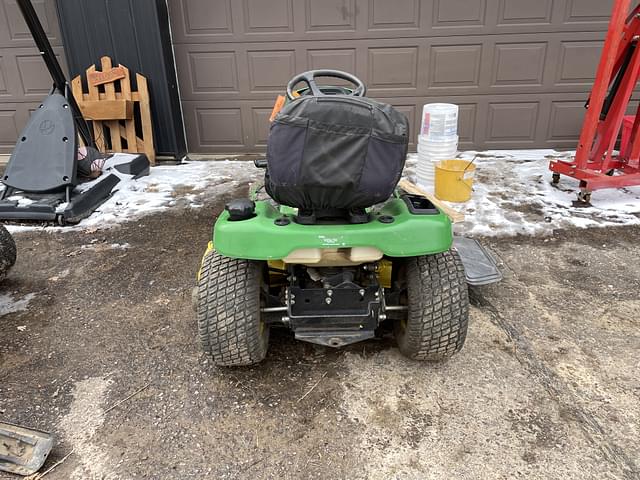 Image of John Deere X324 equipment image 4