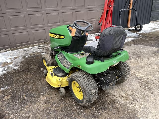 Image of John Deere X324 equipment image 3