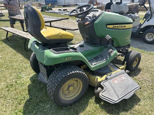 Image of John Deere X324 equipment image 1