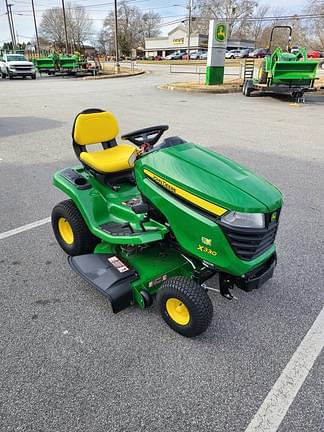 Image of John Deere X330 equipment image 3