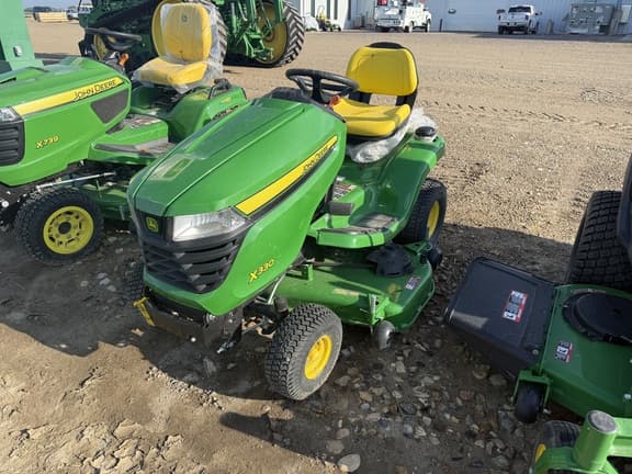 Image of John Deere X330 equipment image 3