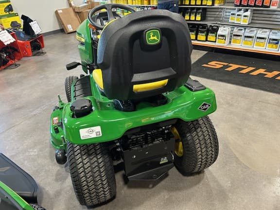 Image of John Deere X330 equipment image 4