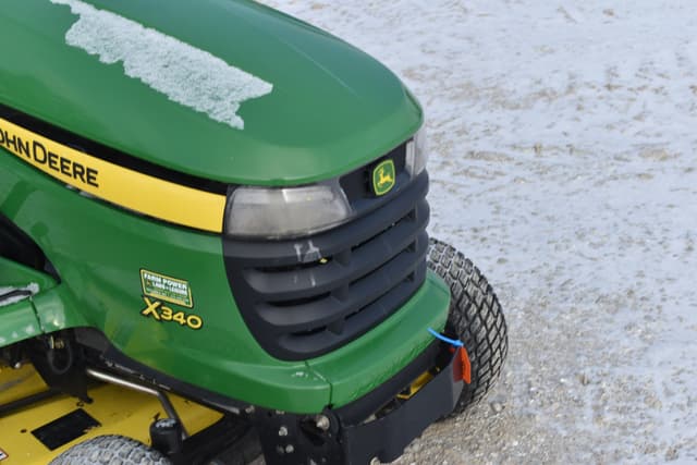 Image of John Deere X340 equipment image 4
