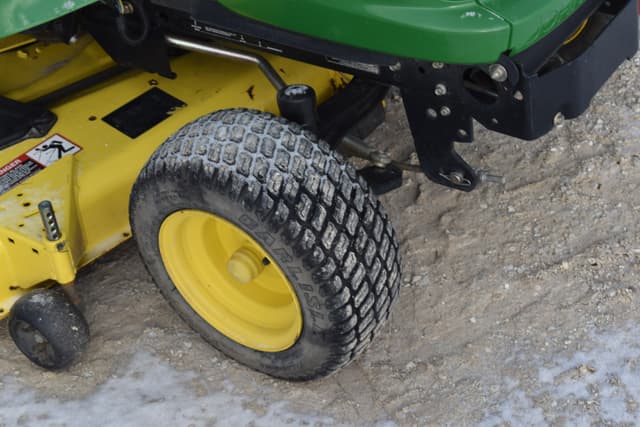 Image of John Deere X340 equipment image 3