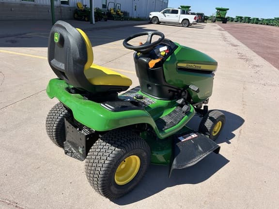 Image of John Deere X350 equipment image 3