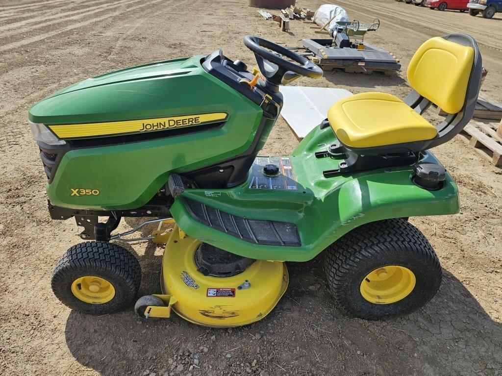 John Deere X350 Equipment Image0