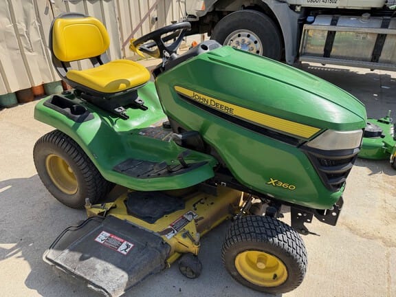 2015 John Deere X360 Equipment Image0