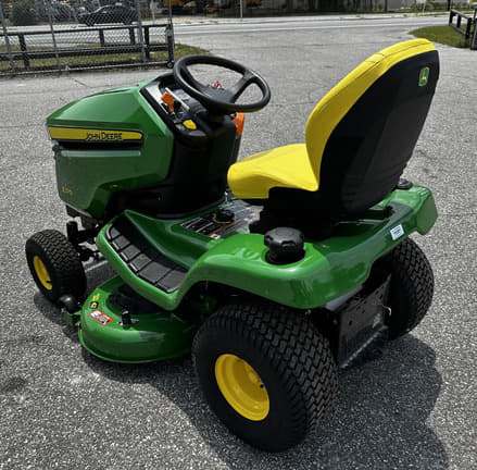 Image of John Deere X370 equipment image 4