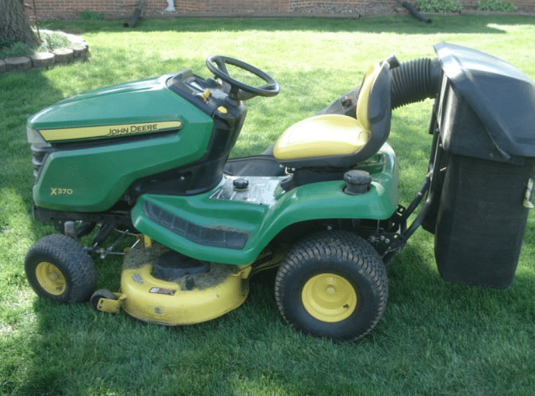 Image of John Deere X370 Image 1