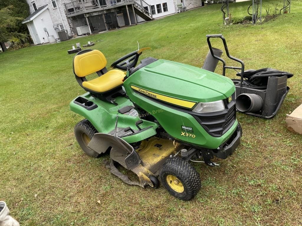Main image John Deere X370