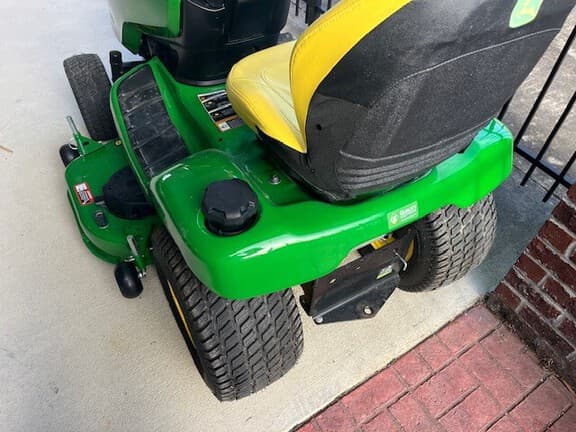 Image of John Deere X390 equipment image 4