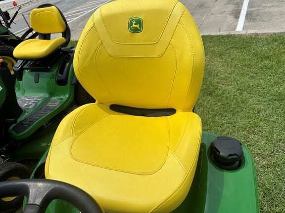 John Deere X390 Equipment Image0
