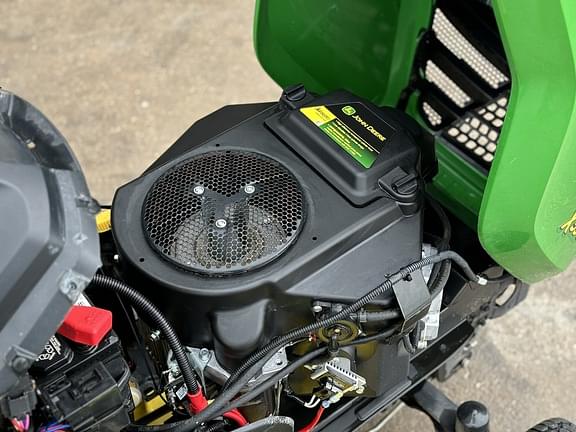 Image of John Deere X390 equipment image 4