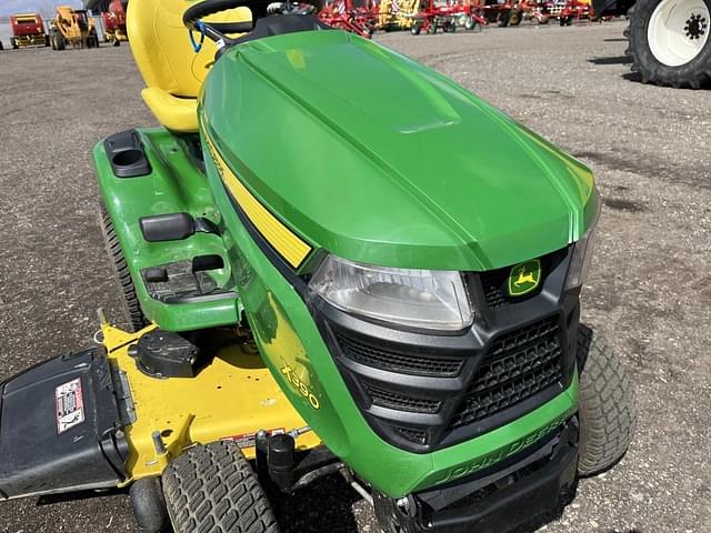 Image of John Deere X390 equipment image 4