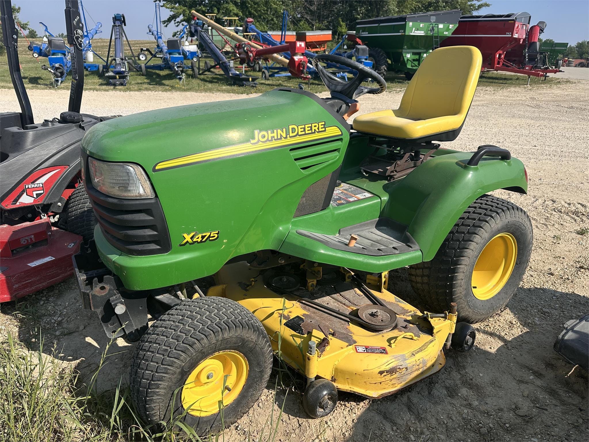 Main image John Deere X475