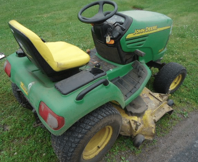 Image of John Deere X475 equipment image 1