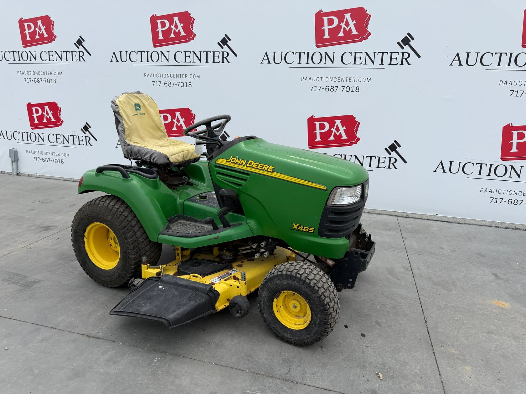 John Deere X485 Equipment Image0