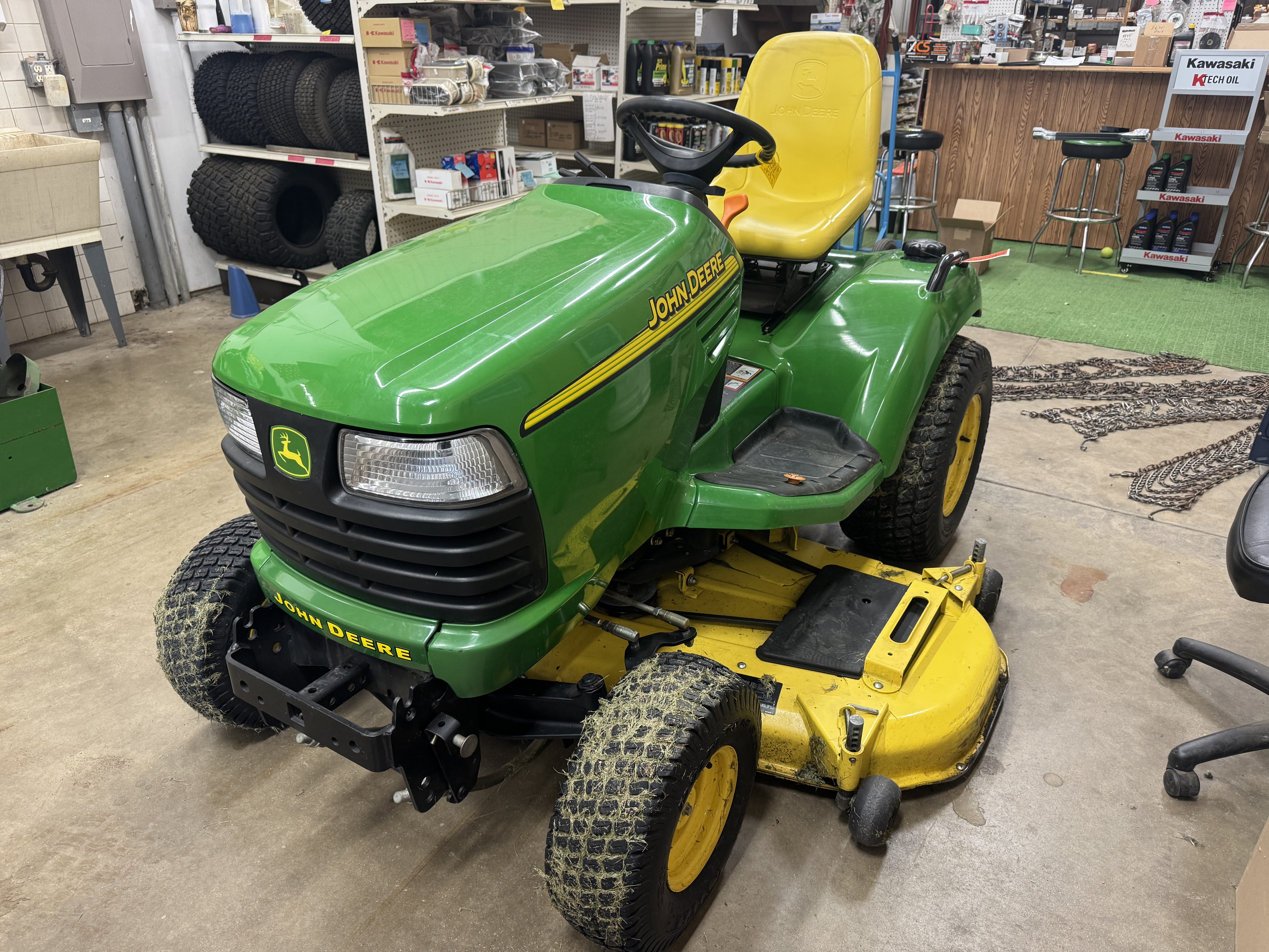 John Deere X485 Equipment Image0