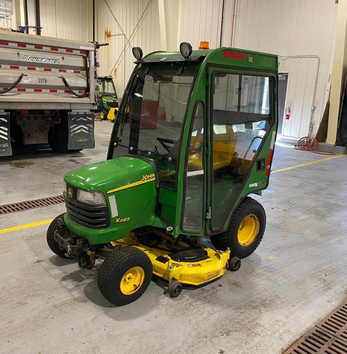 Main image John Deere X485