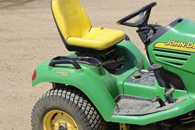 Image of John Deere X485 equipment image 4