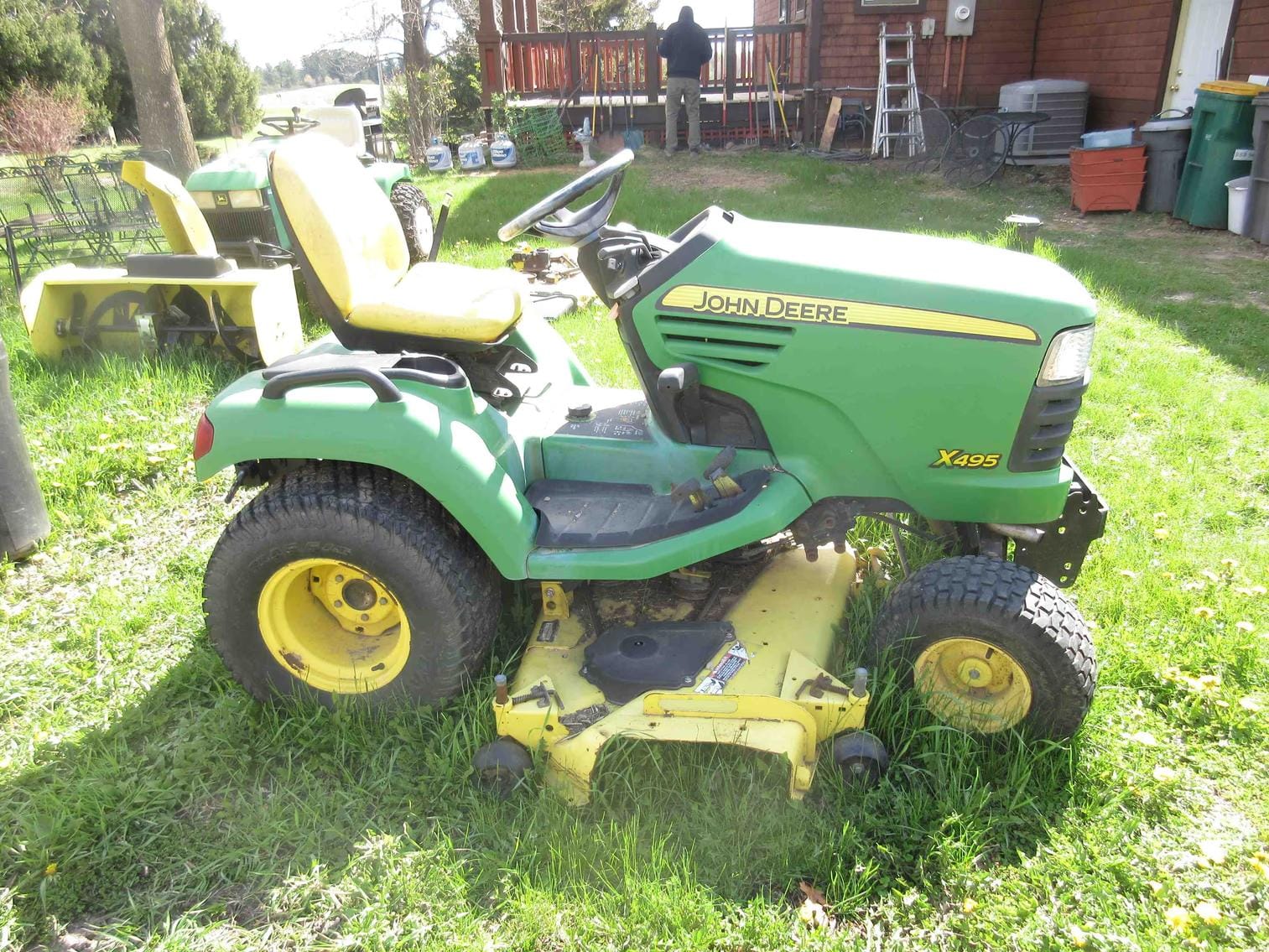 John Deere X495 Equipment Image0