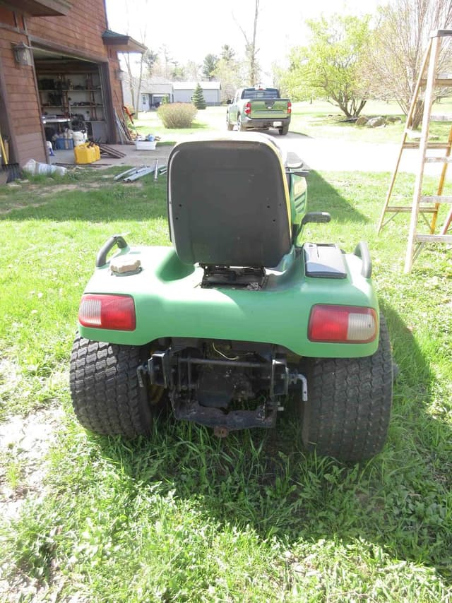Image of John Deere X495 equipment image 3