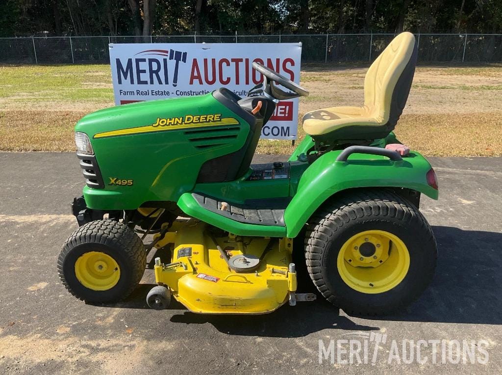 John Deere X495 Equipment Image0