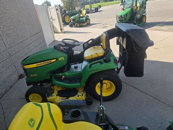 Image of John Deere X500 equipment image 1