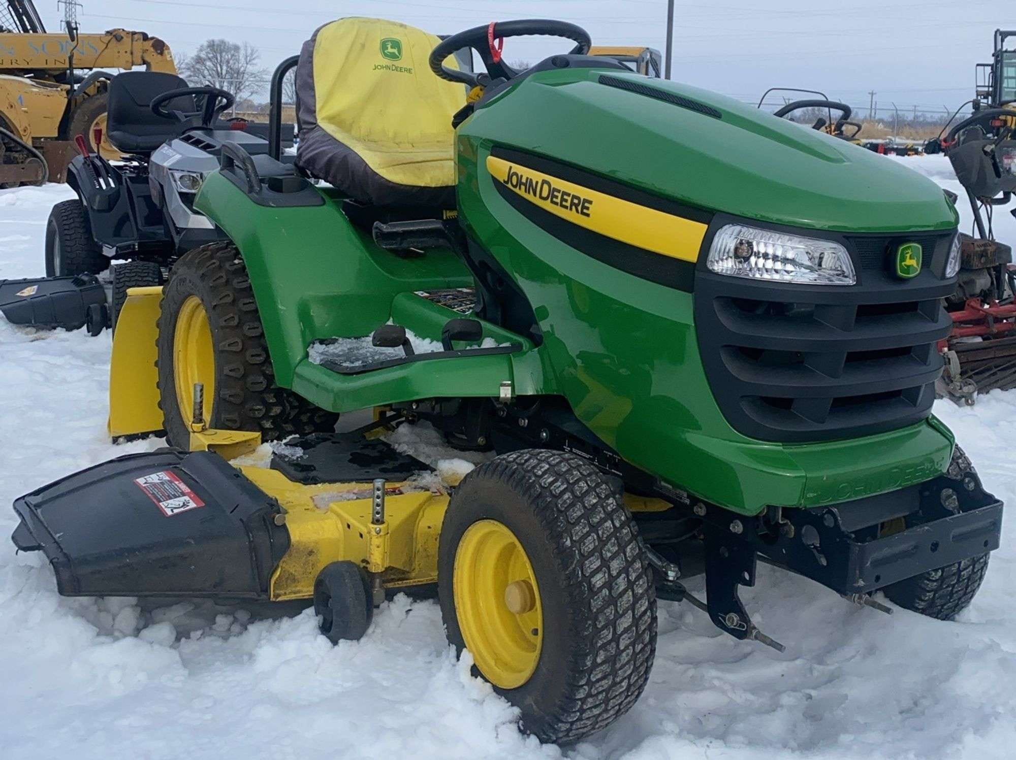 John Deere X520 Equipment Image0