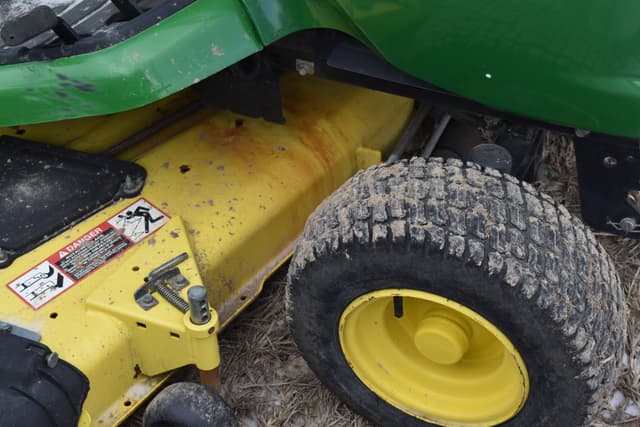 Image of John Deere X540 equipment image 3