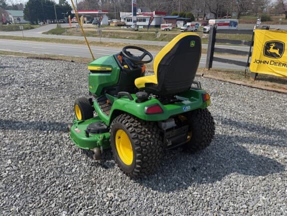 Image of John Deere X580 equipment image 2