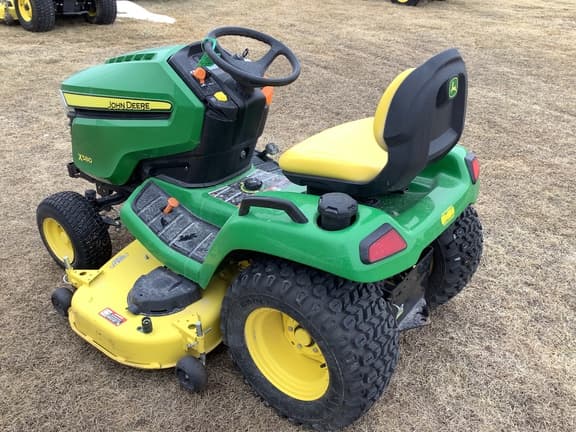 Image of John Deere X580 equipment image 3