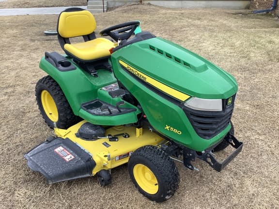 Image of John Deere X580 equipment image 2