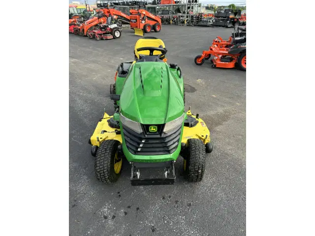 Image of John Deere X580 equipment image 1