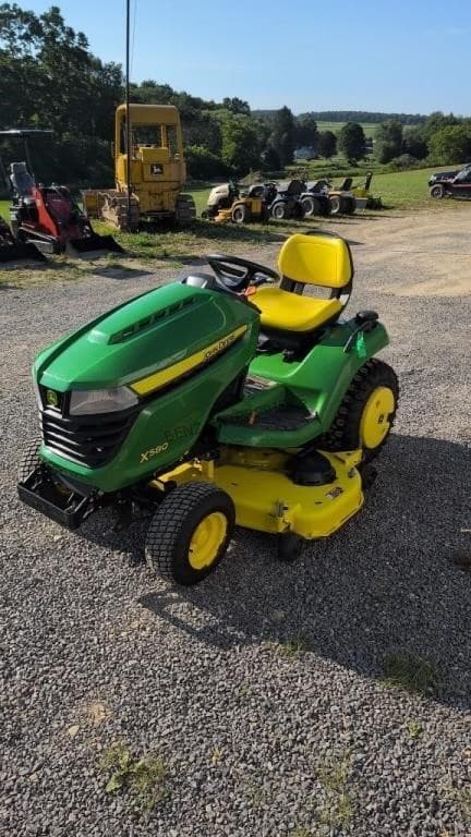 Image of John Deere X580 equipment image 4
